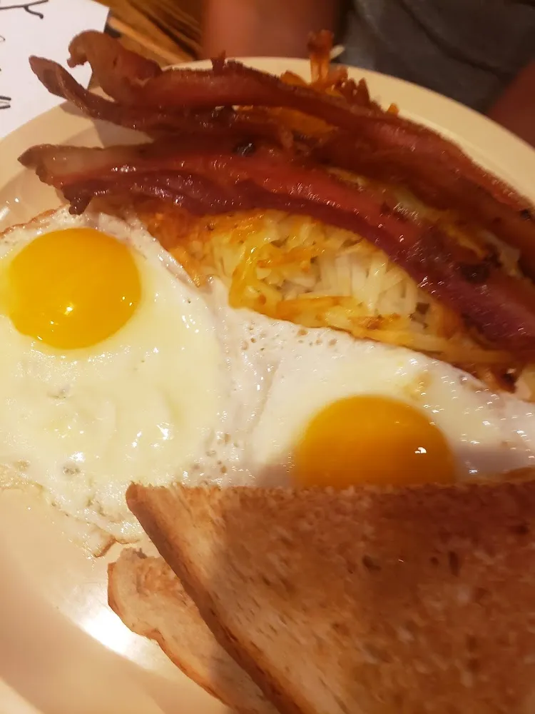 2 Eggs 1 Meat Breakfast